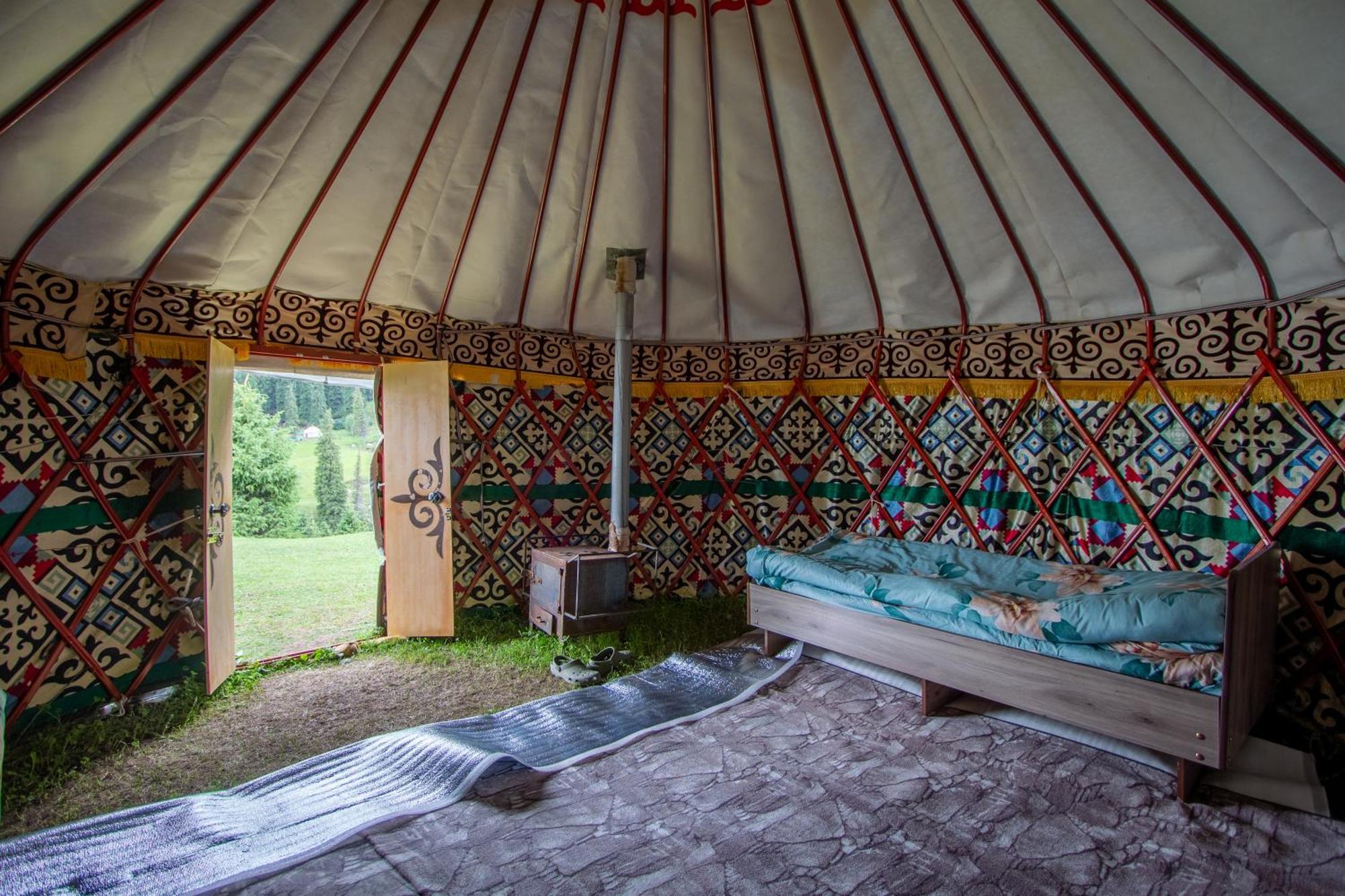 Hotel Eco Yurt Camp Arashan Teploklyuchenka Zewnętrze zdjęcie