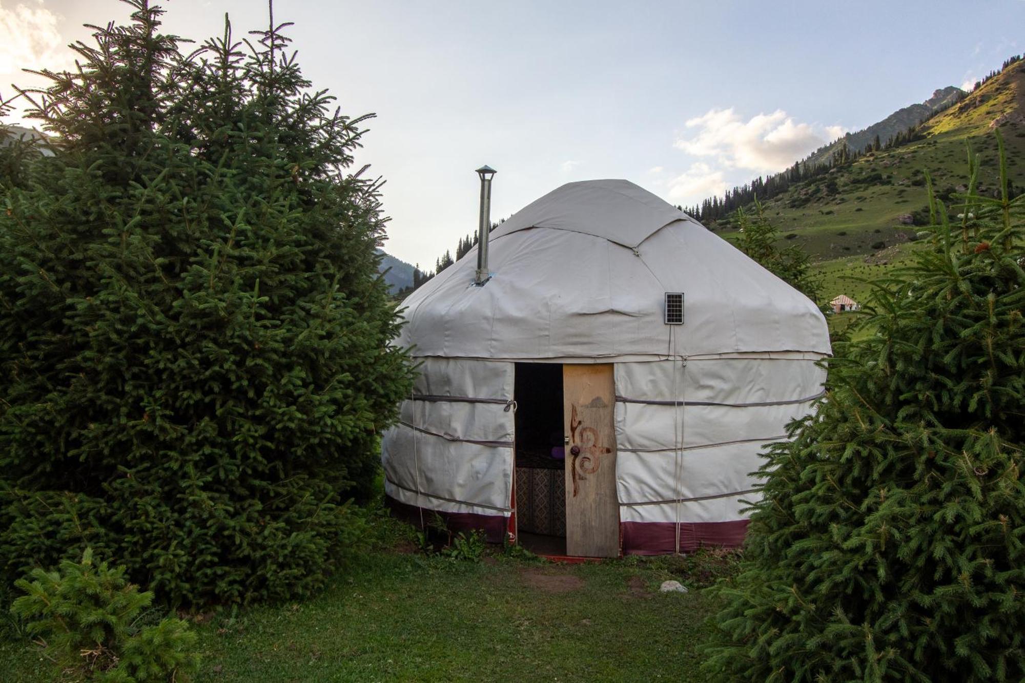 Hotel Eco Yurt Camp Arashan Teploklyuchenka Zewnętrze zdjęcie