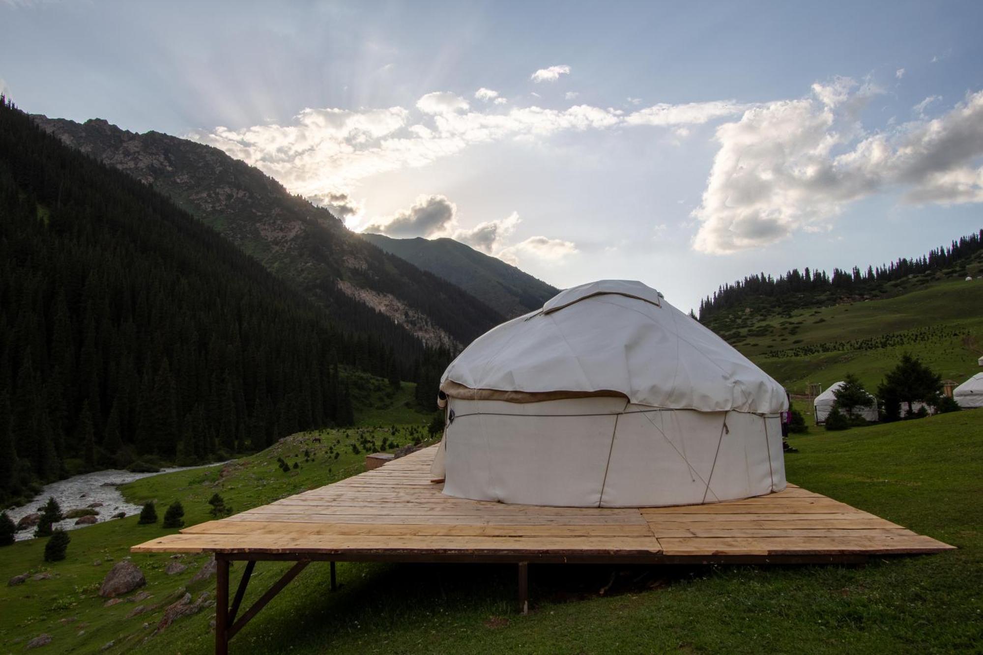 Hotel Eco Yurt Camp Arashan Teploklyuchenka Zewnętrze zdjęcie