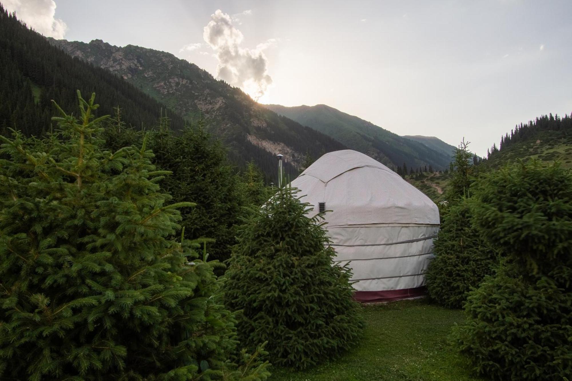 Hotel Eco Yurt Camp Arashan Teploklyuchenka Zewnętrze zdjęcie
