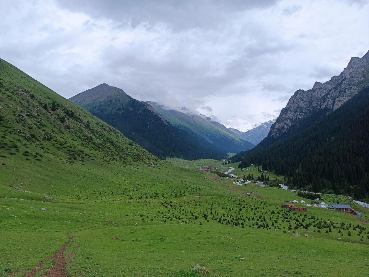 Hotel Eco Yurt Camp Arashan Teploklyuchenka Zewnętrze zdjęcie